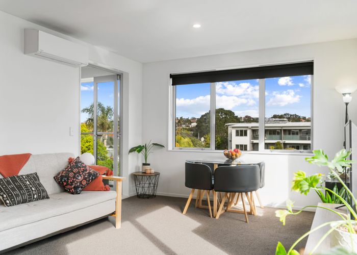  at C2/30 Bute Road, Browns Bay, North Shore City, Auckland