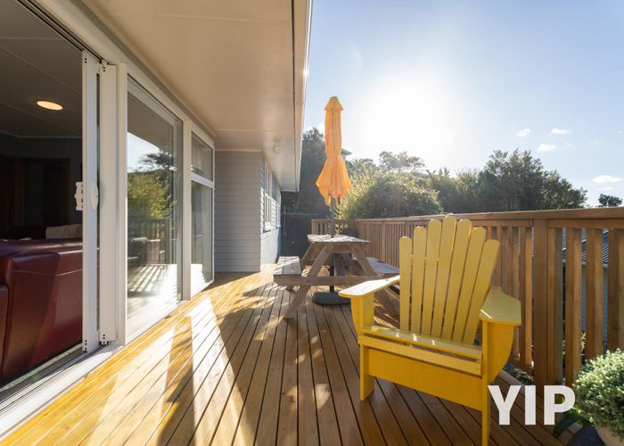  at 43 Catherine Crescent, Paparangi, Wellington