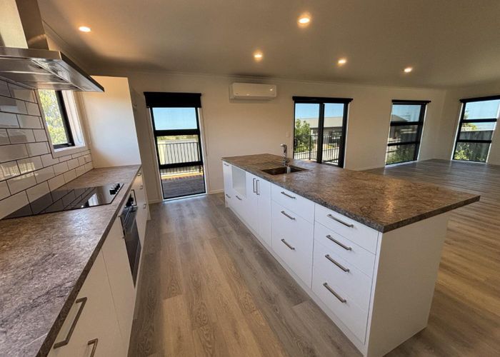  at 12 Maxwell Avenue, Durie Hill, Whanganui