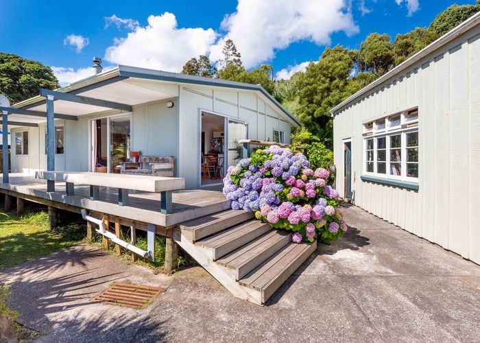 For sale 22 Koutu Beach Road, Opononi, Far North, Northland homes.co.nz