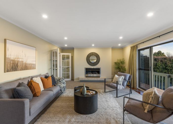  at 19 Caithness Place, Farm Cove, Auckland