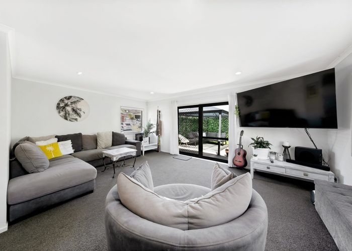  at 63 Claverdon Drive, Massey, Waitakere City, Auckland