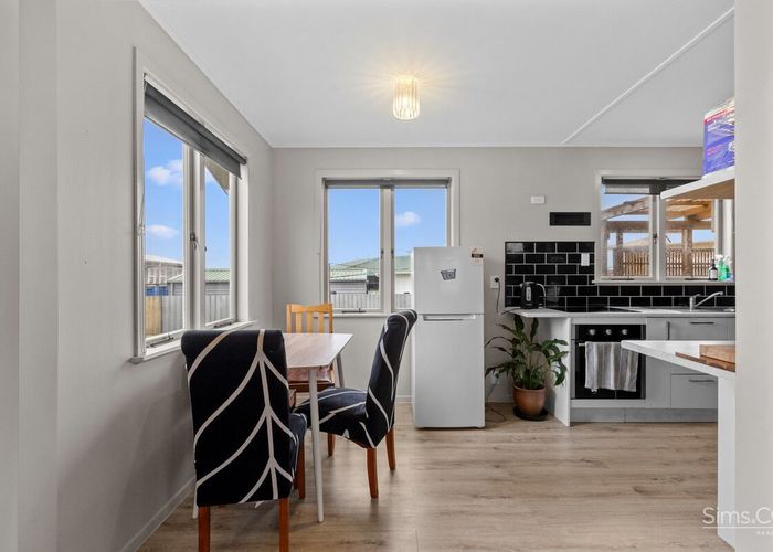  at 4 Glenn Street, Castlecliff, Whanganui, Manawatu / Whanganui
