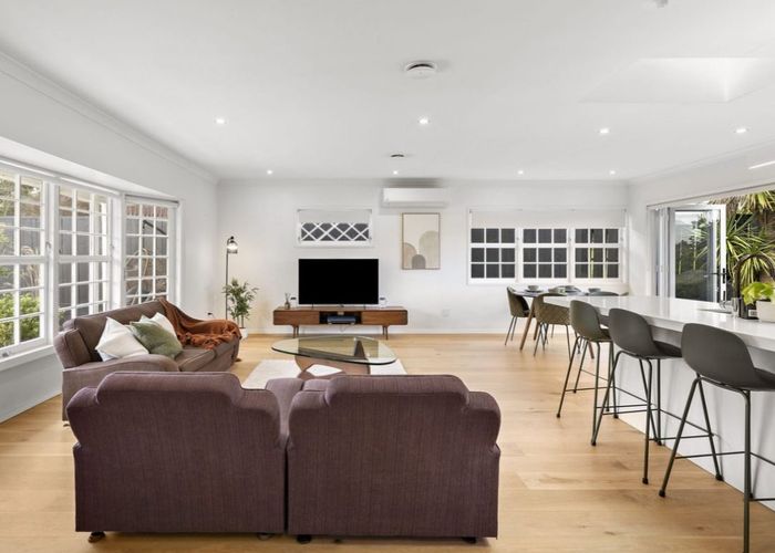  at 16 Pickwick Parade, Mellons Bay, Manukau City, Auckland