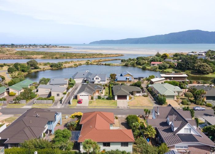  at 7 Major Durie Place, Waikanae Beach, Kapiti Coast, Wellington