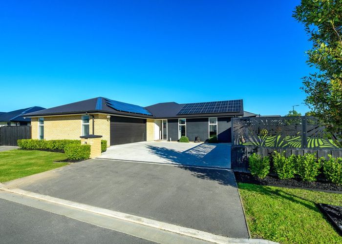  at 74 Oaks Drive, Lincoln, Lincoln