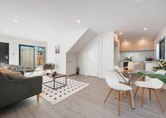  at 4/15 Renata Crescent, Te Atatu Peninsula, Waitakere City, Auckland