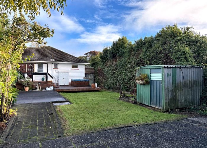  at 20 Lingfield Street, Glenfield, North Shore City, Auckland