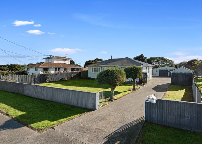  at 2 Kiharoa Street, Otaki Beach, Otaki