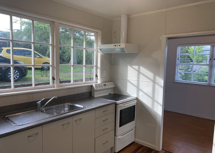  at 81 Sycamore Drive, Sunnynook, North Shore City, Auckland