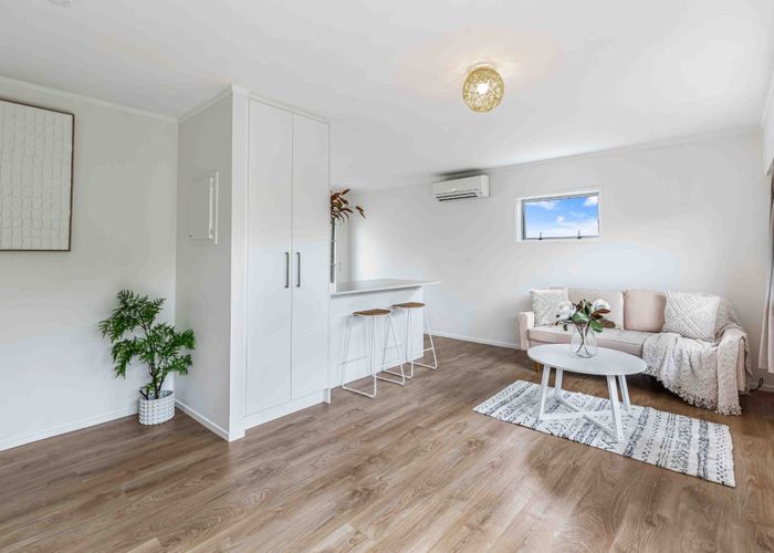 at 3/81 Hutchinson Avenue, New Lynn, Auckland
