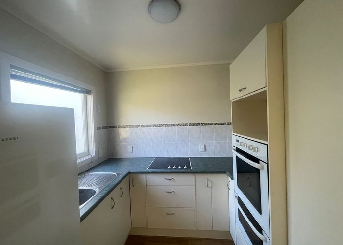  at 8/26 Seaview Terrace, Point Chevalier, Auckland City, Auckland