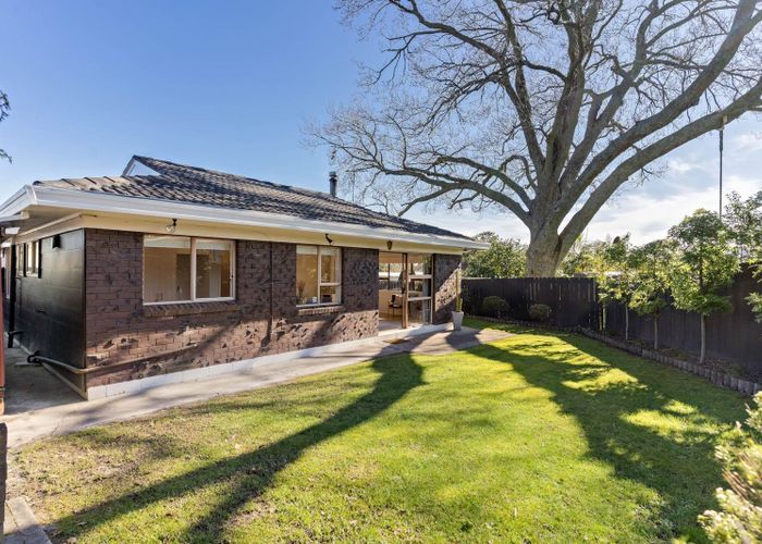  at 2/35 Miltonia Avenue, Te Atatu South, Waitakere City, Auckland