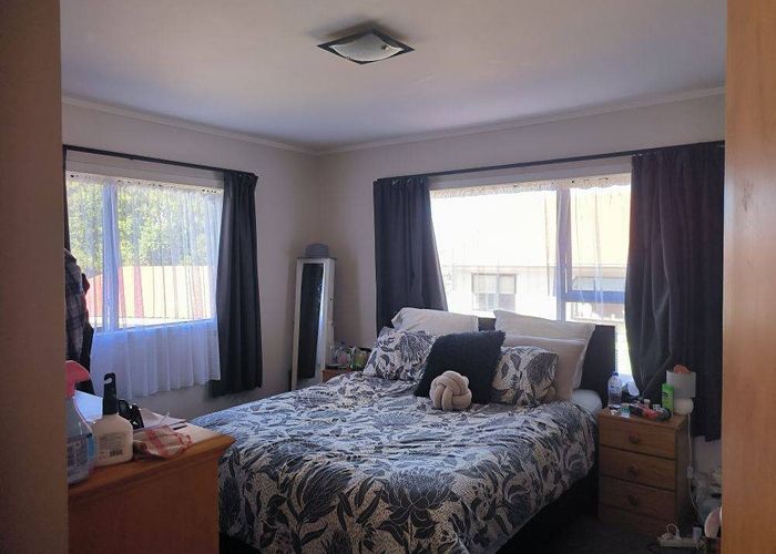  at 11 Sandgate Ave, Botany Downs, Manukau City, Auckland