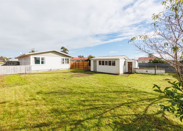  at 39 Abraham Crescent, Milson, Palmerston North