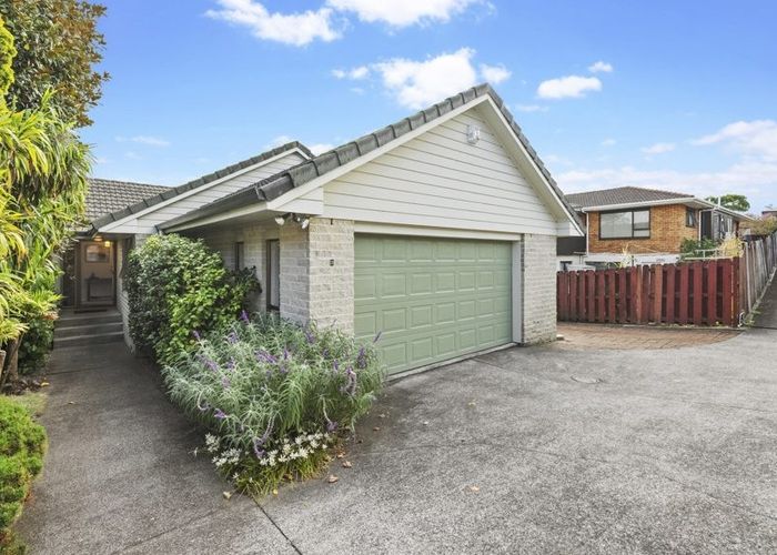  at 2/30 Galloway Crescent, Farm Cove, Auckland
