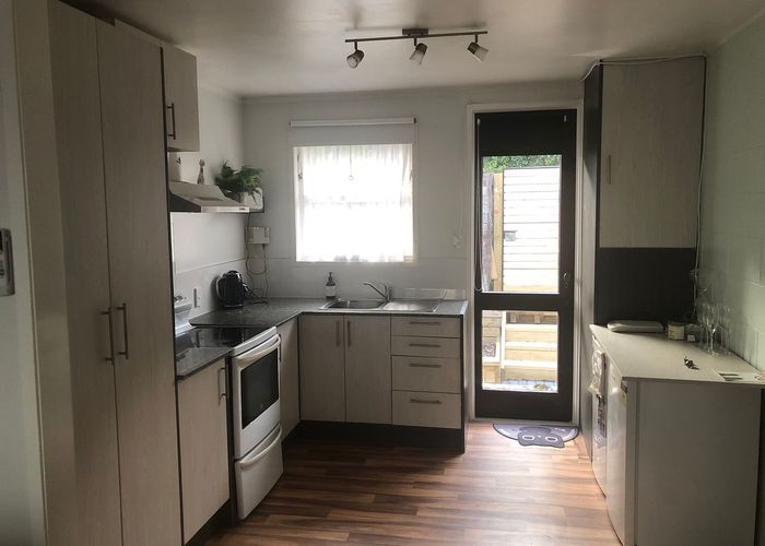  at 2/31 Abercrombie Street, Howick, Manukau City, Auckland