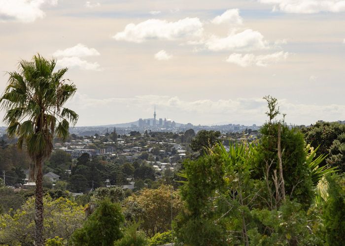  at 10 Stallard Place, Glen Eden, Waitakere City, Auckland