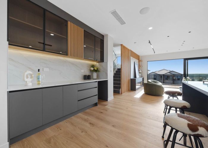  at 8 Mill Hill Close, Flat Bush, Manukau City, Auckland