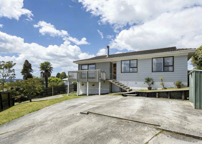  at 28 Beauchamp Drive, Massey, Waitakere City, Auckland