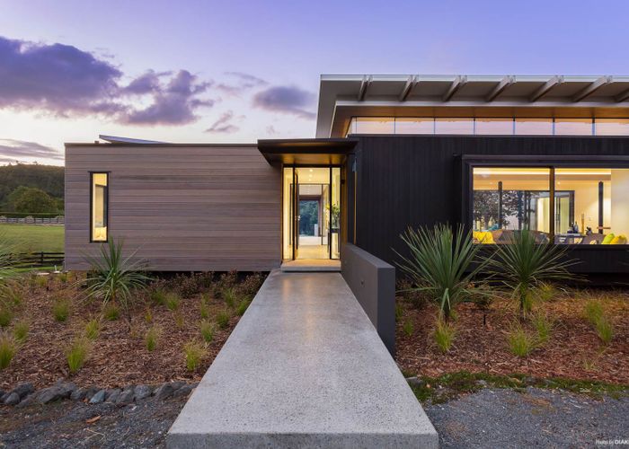  at 47 Hardens Lane, Paremoremo, Auckland