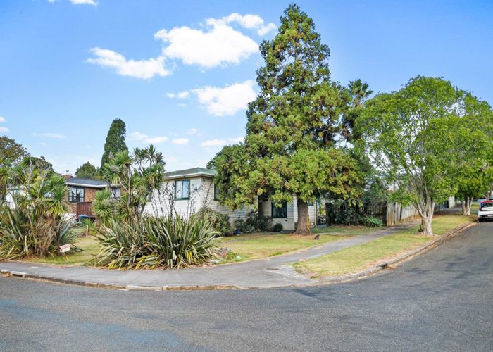  at 23 Dundale Avenue, Blockhouse Bay, Auckland