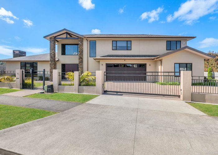  at 74 Chateau Rise, Flat Bush, Auckland