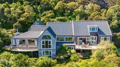  at 28 Ngaumatau Road, Point Howard, Lower Hutt