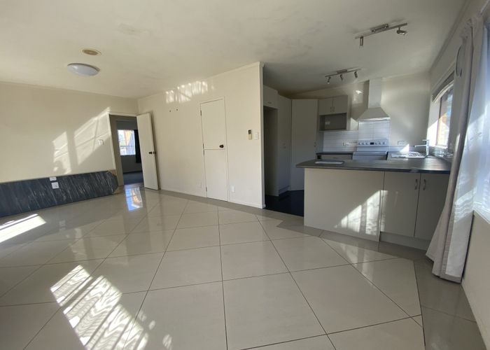  at 2/42 Galvan Avenue, Sunnyhills, Manukau City, Auckland