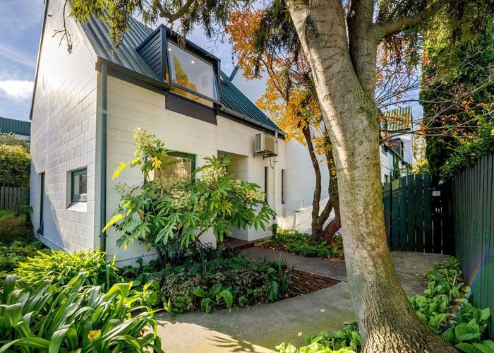  at 4/12 Shrewsbury Street, Merivale, Christchurch City, Canterbury