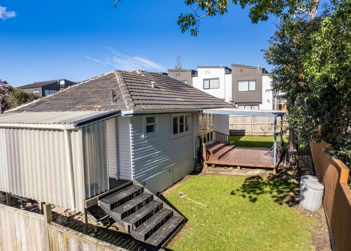  at 1/110 Lynwood Road, New Lynn, Waitakere City, Auckland