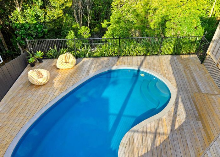  at 126 Te Wharau Drive, Greenhithe, North Shore City, Auckland