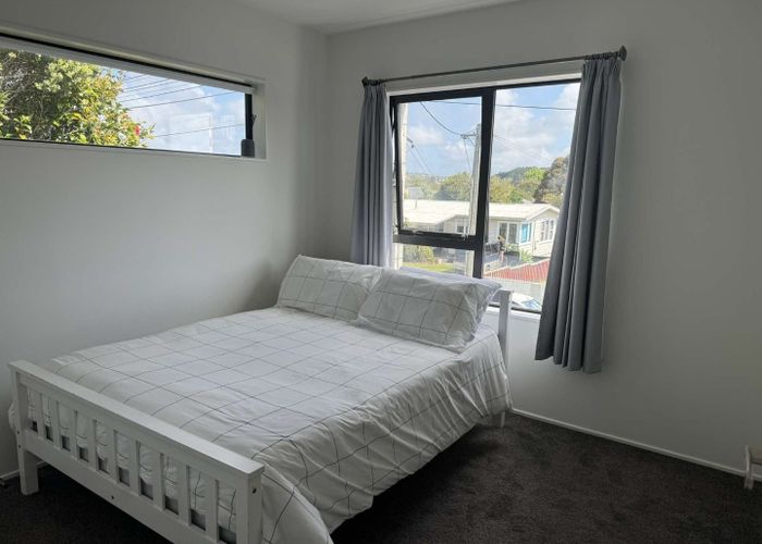  at 8/4 Edgerton Road, Te Atatu Peninsula, Waitakere City, Auckland