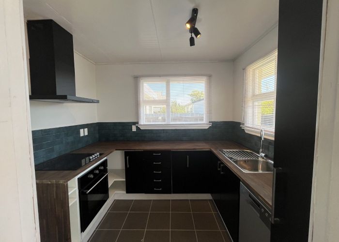  at 2/76 Estuary Road, New Brighton, Christchurch City, Canterbury