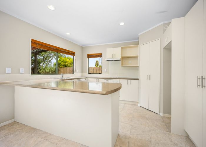  at 32 Motutapu Avenue, Manly, Whangaparaoa