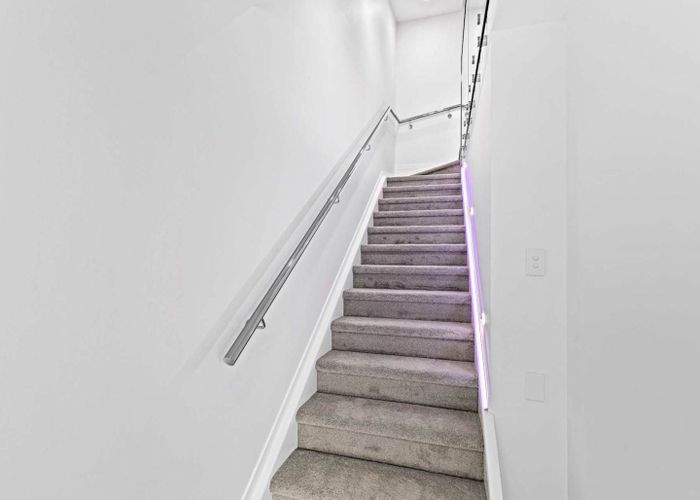  at 4/127 Stoddard Road, Mount Roskill, Auckland City, Auckland