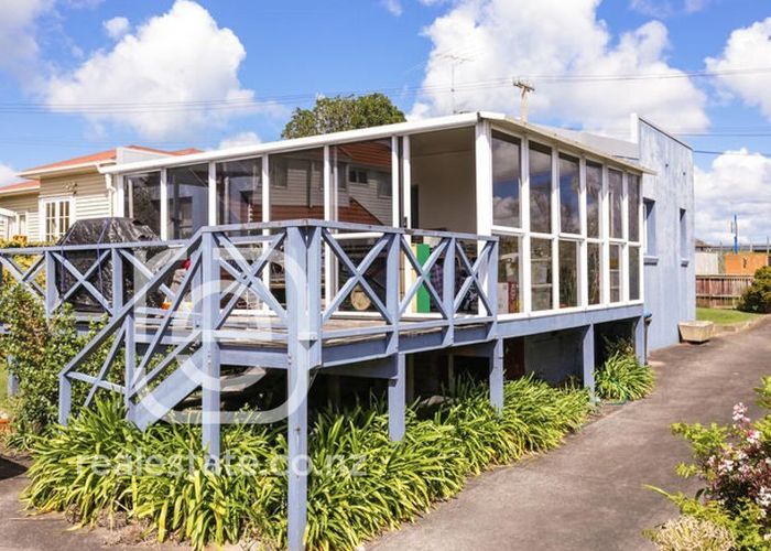  at 1558 Dominion Road Extension, Mount Roskill, Auckland City, Auckland