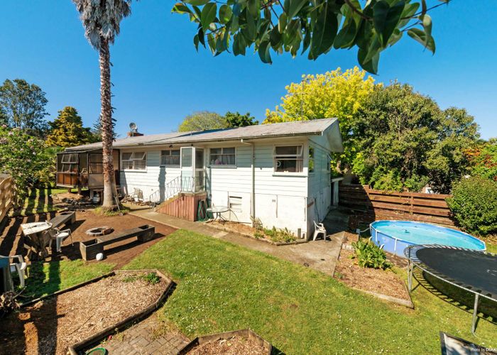  at 6 Lawrence Crescent, Hillpark, Auckland