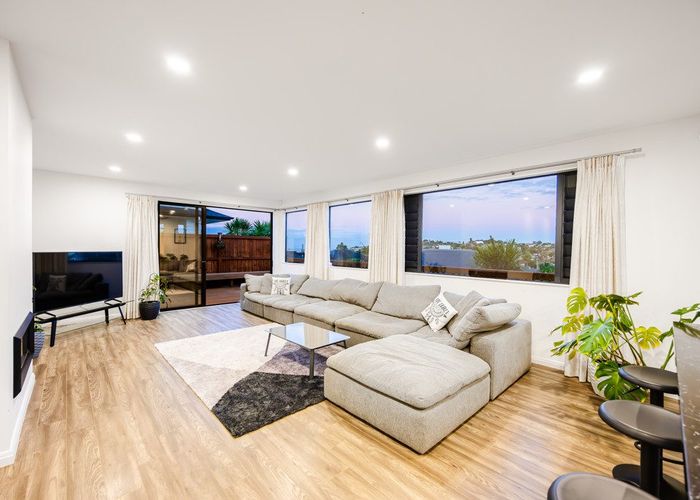  at 12 Shelby Place, Long Bay, Auckland