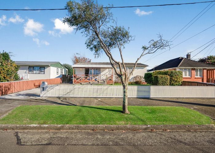  at 19 Davis Crescent, Elderslea, Upper Hutt, Wellington