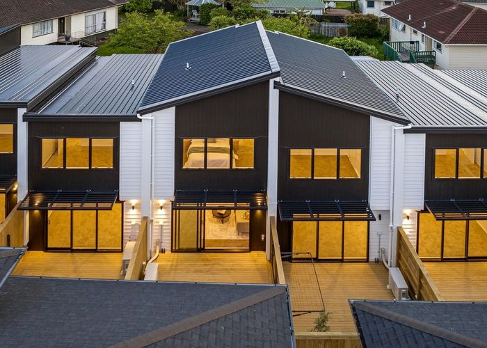  at 10/23 Tudor Road, Henderson, Auckland