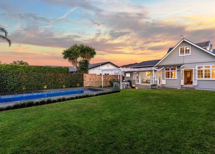  at 12 Johnstone Street, Point Chevalier, Auckland