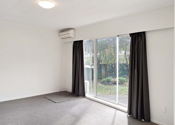  at 8 Garth Lane, Maoribank, Upper Hutt, Wellington