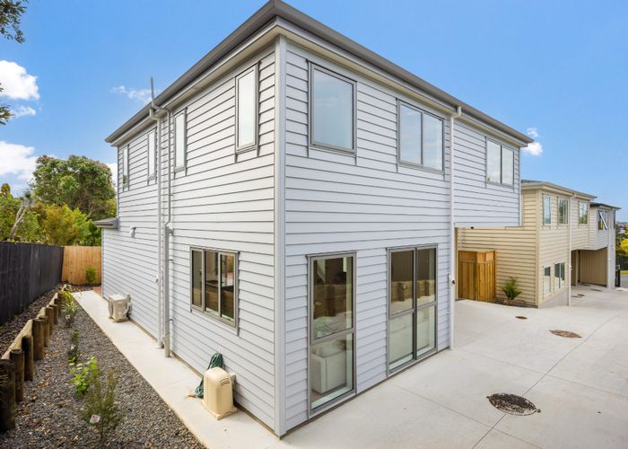  at 9B Widmore Drive, Massey, Auckland