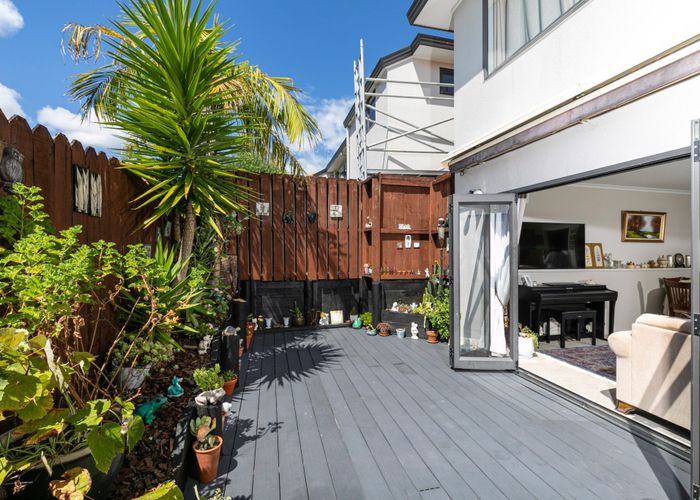  at 11/102 Greenhithe Road, Greenhithe, North Shore City, Auckland