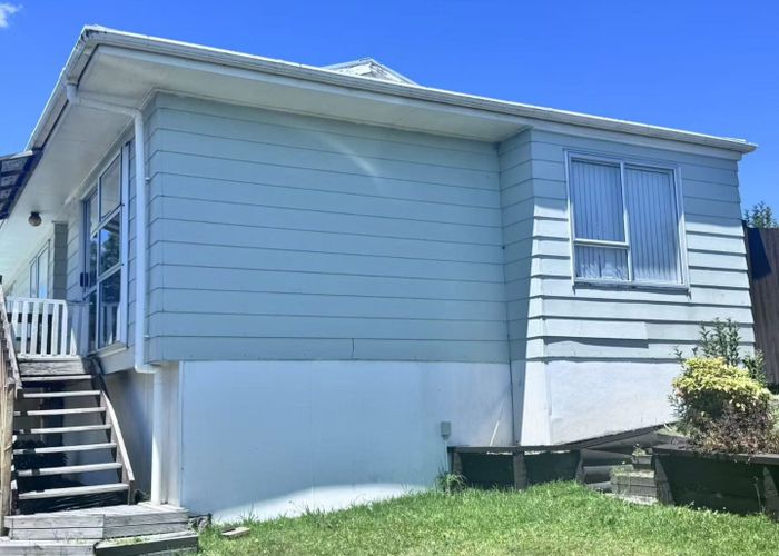  at 26 Beauchamp Drive, Massey, Waitakere City, Auckland