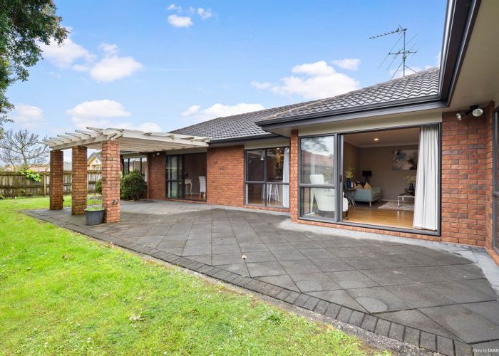  at 89 Summerland Drive, Henderson, Auckland