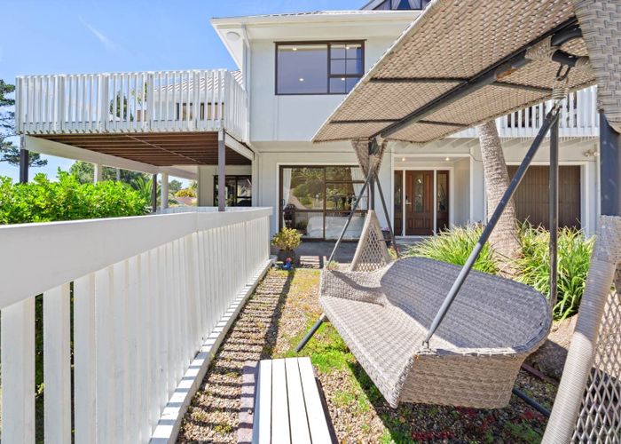  at 1/553 East Coast Road, Browns Bay, North Shore City, Auckland