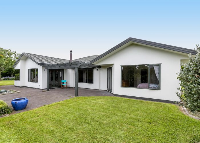  at 102 Queens Road, Glen Avon, New Plymouth