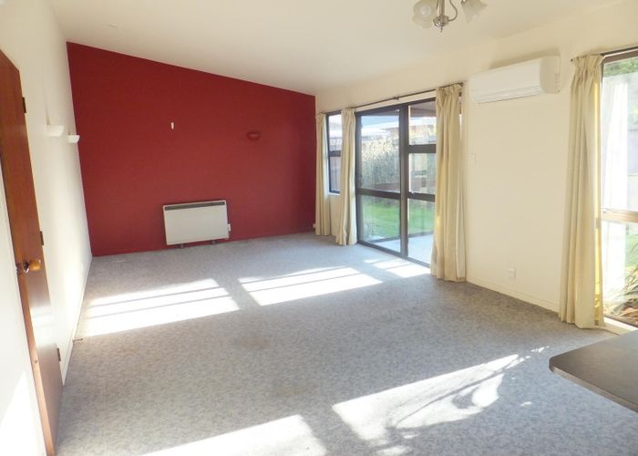  at 2/5 Crofton Road, Harewood, Christchurch